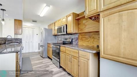 4400 Hillcrest Drive Hollywood FL 33021