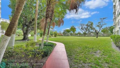 4400 Hillcrest Drive Hollywood FL 33021