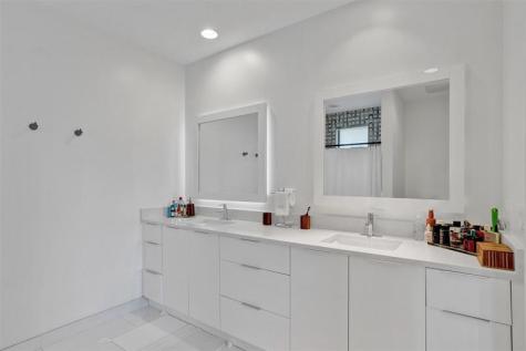 233 NE 11th Street Fort Lauderdale FL 33304