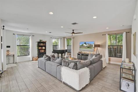 233 NE 11th Street Fort Lauderdale FL 33304