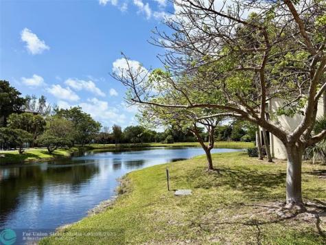 2306 S Cypress Bend Drive Pompano Beach FL 33069