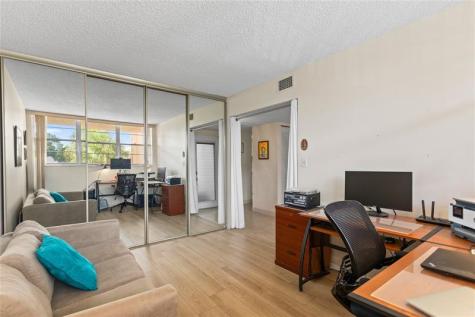 1911 Sabal Palm Drive Davie FL 33324