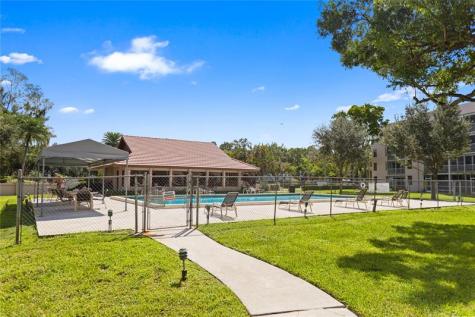 1911 Sabal Palm Drive Davie FL 33324