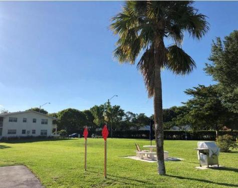 91 Ventnor E Deerfield Beach FL 33442