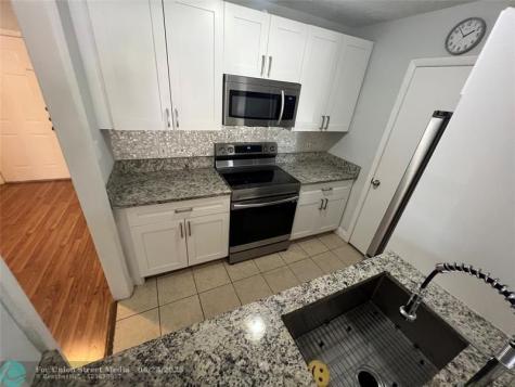 4341 W Mcnab Road Pompano Beach FL 33069