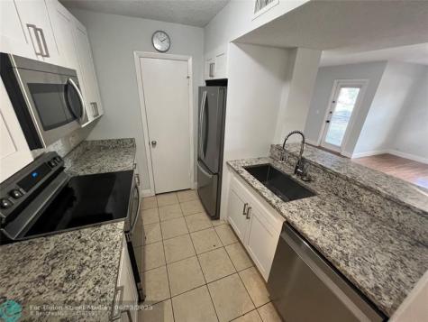 4341 W Mcnab Road Pompano Beach FL 33069