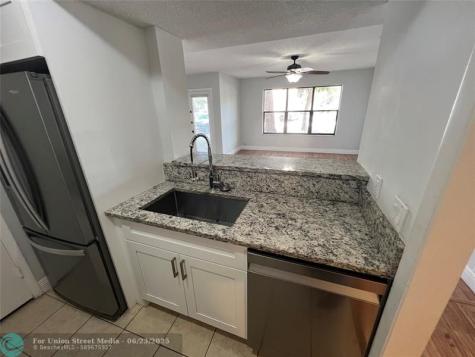 4341 W Mcnab Road Pompano Beach FL 33069