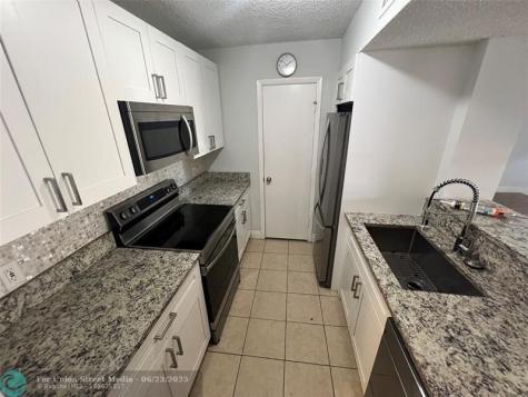 4341 W Mcnab Road Pompano Beach FL 33069