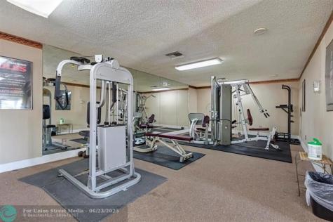 4341 W Mcnab Road Pompano Beach FL 33069
