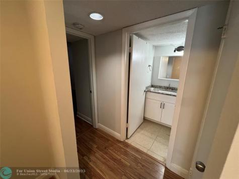 4341 W Mcnab Road Pompano Beach FL 33069