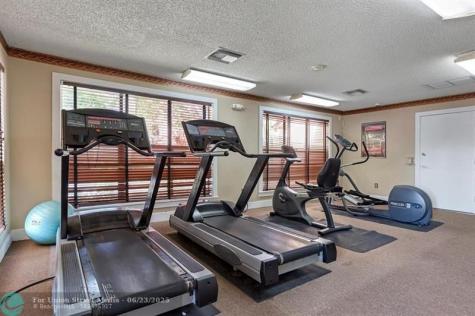 4341 W Mcnab Road Pompano Beach FL 33069