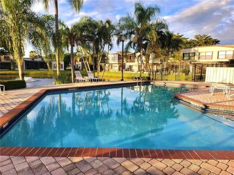 956 Mockingbird Plantation FL 33324