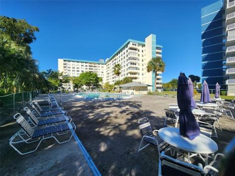 4330 Hillcrest Drive Hollywood FL 33021