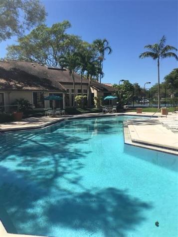 4521 W Mcnab Road Pompano Beach FL 33069