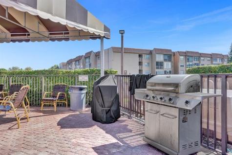 9821 Sunrise Lakes Boulevard Sunrise FL 33322