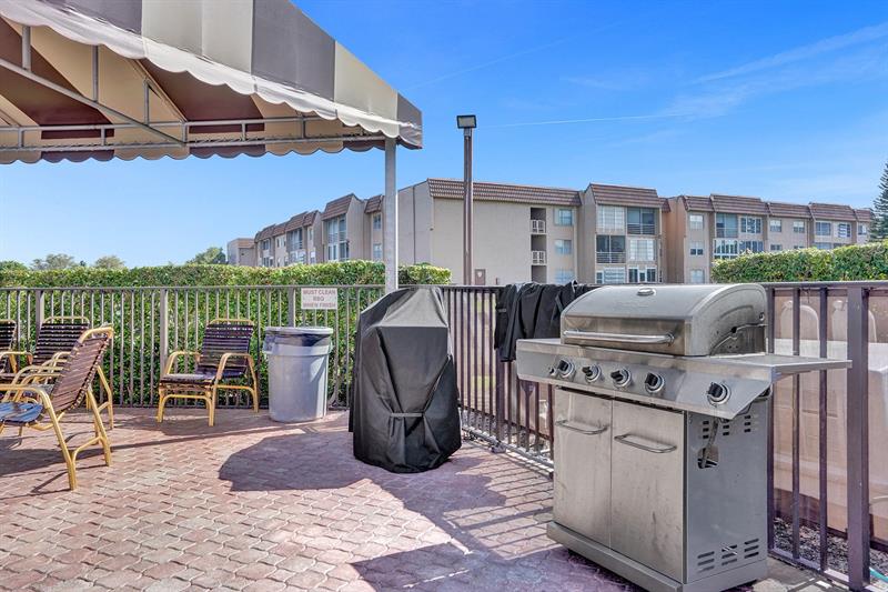 9821 Sunrise Lakes Boulevard Sunrise FL 33322