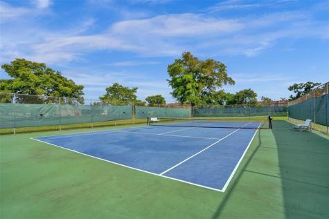 9821 Sunrise Lakes Boulevard Sunrise FL 33322