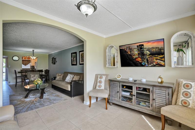 9821 Sunrise Lakes Boulevard Sunrise FL 33322