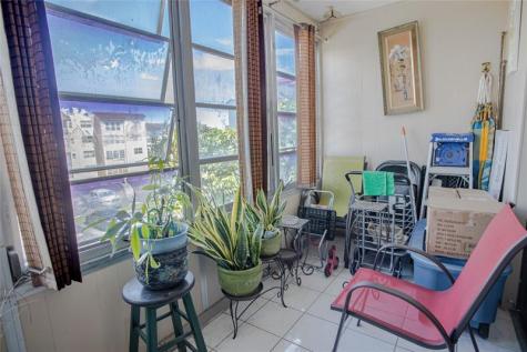 2850 Somerset Drive Lauderdale Lakes FL 33311