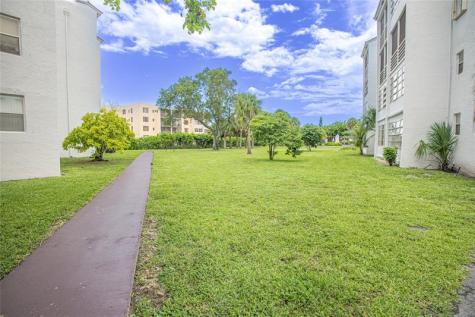 2850 Somerset Drive Lauderdale Lakes FL 33311