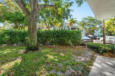 1030 Crystal Way Delray Beach FL 33444