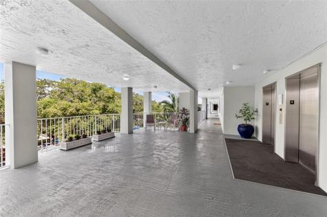 802 Cypress Grove Lane Pompano Beach FL 33069