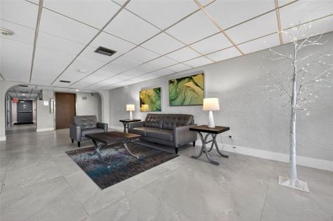3004 NE 5th Terrace Wilton Manors FL 33334