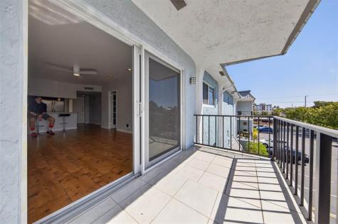 3004 NE 5th Terrace Wilton Manors FL 33334