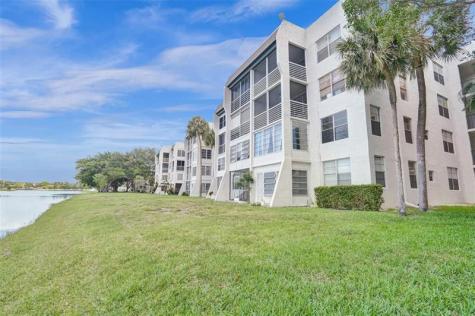 9440 Poinciana Place Davie FL 33324
