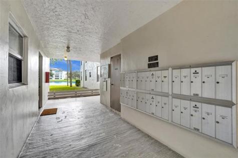 9440 Poinciana Place Davie FL 33324