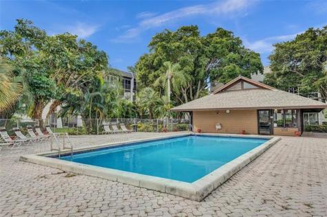 9440 Poinciana Place Davie FL 33324