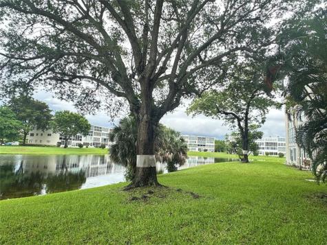 126 Grantham B Deerfield Beach FL 33442