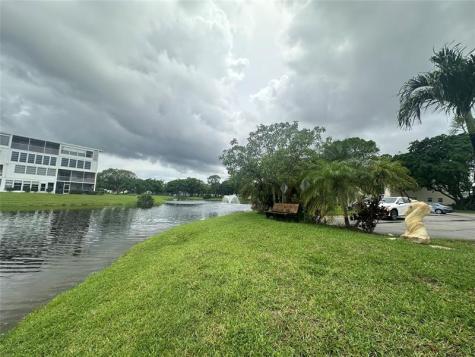 126 Grantham B Deerfield Beach FL 33442
