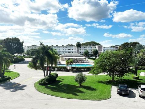 126 Grantham B Deerfield Beach FL 33442