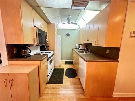 126 Grantham B Deerfield Beach FL 33442