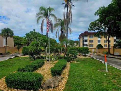 4172 Inverrary Drive Lauderhill FL 33319