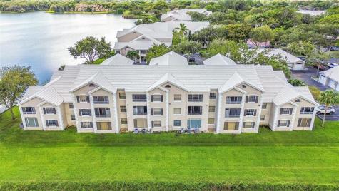 2841 N Oakland Forest Drive Oakland Park FL 33309