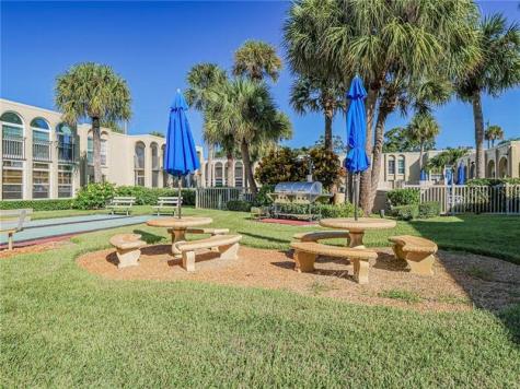 835 18TH Vero Beach FL 32960