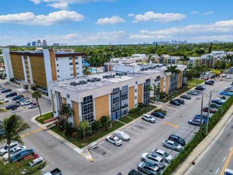 2970 NE 16th Avenue Oakland Park FL 33334