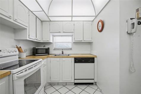 8970 S Hollybrook Boulevard Pembroke Pines FL 33025