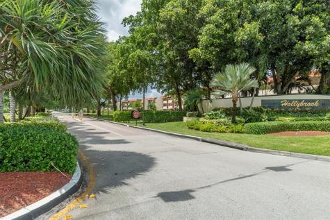 8970 S Hollybrook Boulevard Pembroke Pines FL 33025