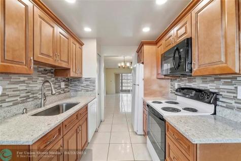 8205 NW 61st Street Tamarac FL 33321