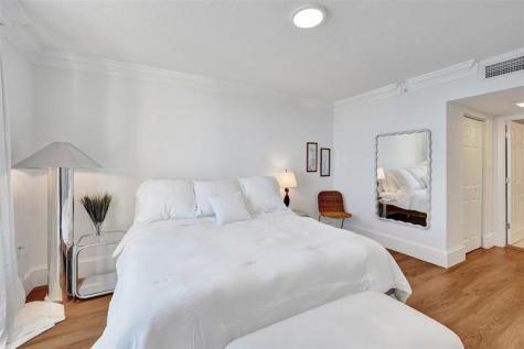 2011 N Ocean Boulevard Fort Lauderdale FL 33305