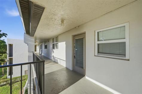 9430 Poinciana Place Davie FL 33324