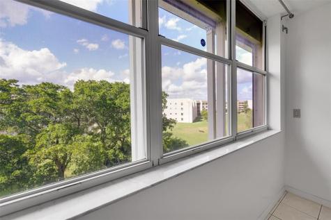 10369 NW 24th Place Sunrise FL 33322
