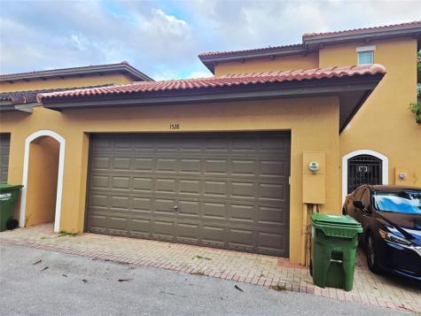1528 SW 147th Avenue Pembroke Pines FL 33027