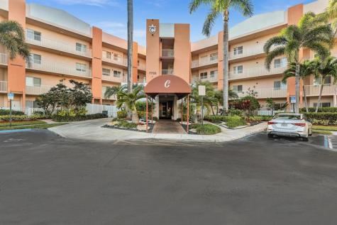 7735 Yardley Drive Tamarac FL 33321