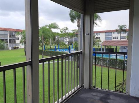 9420 S Hollybrook Lake Drive Pembroke Pines FL 33025