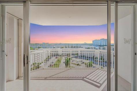 18031 Biscayne Boulevard Aventura FL 33160