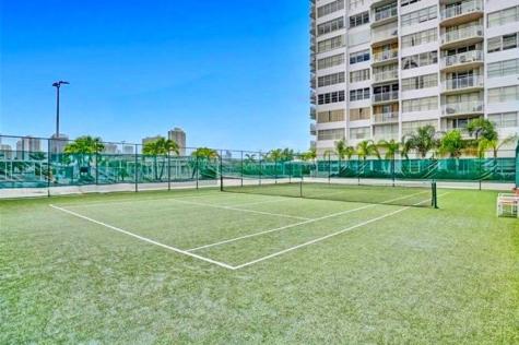 18031 Biscayne Boulevard Aventura FL 33160